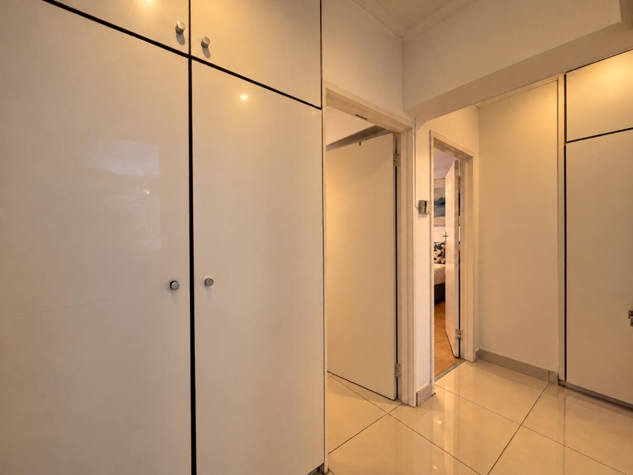 To Let 3 Bedroom Property for Rent in Sea Point Western Cape